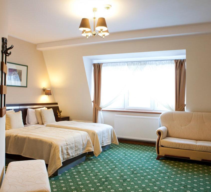 Hotel I Restauracja "Pod Orlem" Картузы Экстерьер фото