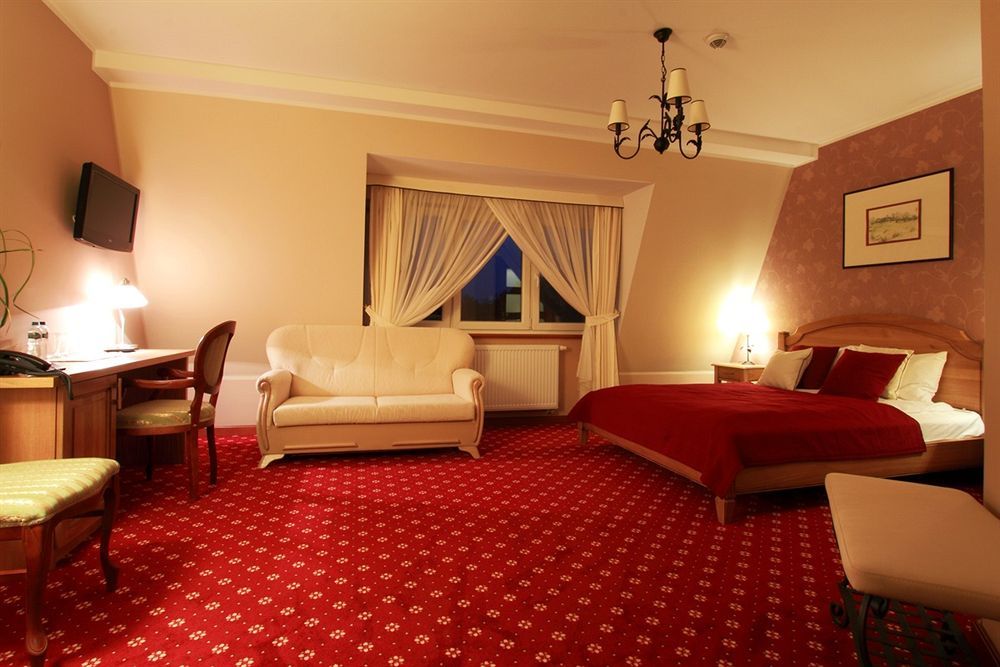 Hotel I Restauracja "Pod Orlem" Картузы Экстерьер фото