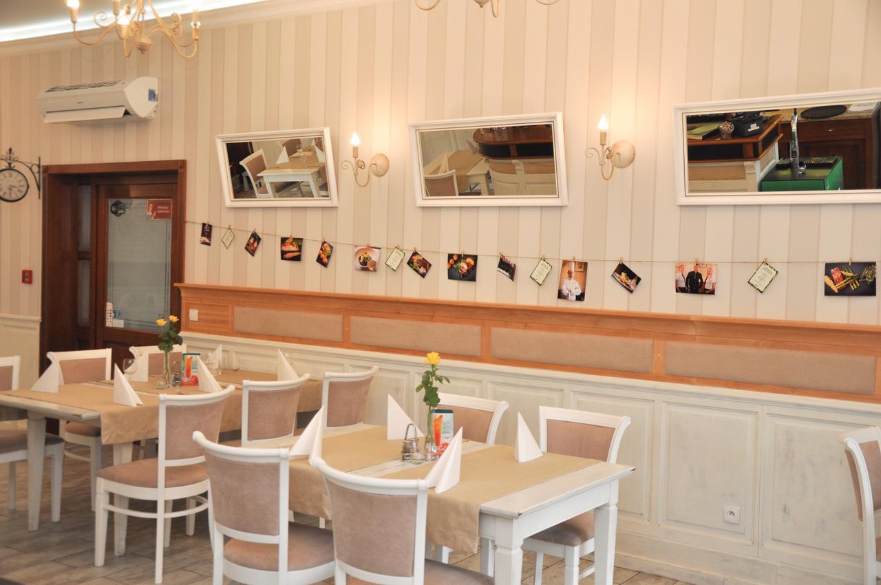 Hotel I Restauracja "Pod Orlem" Картузы Экстерьер фото