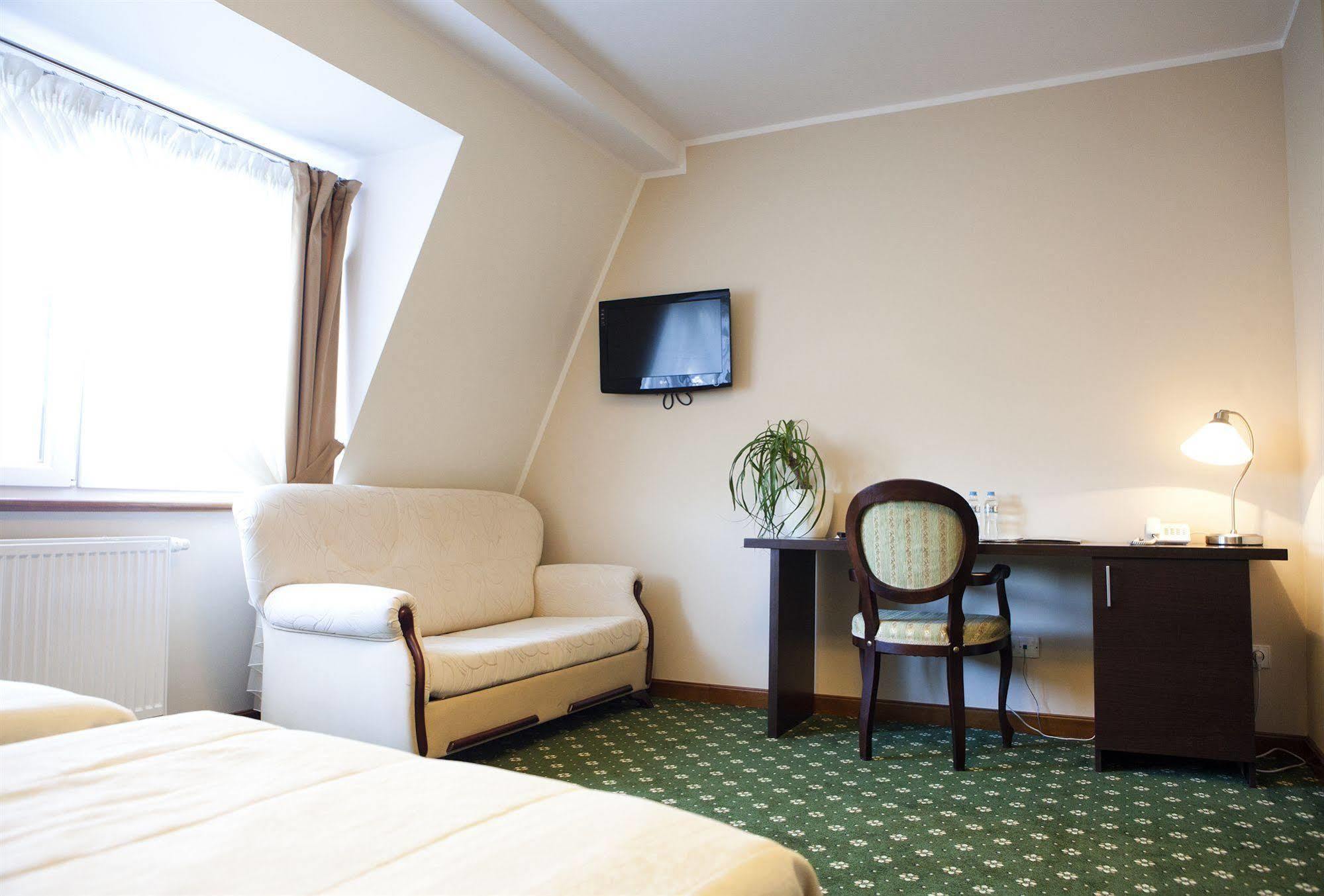 Hotel I Restauracja "Pod Orlem" Картузы Экстерьер фото